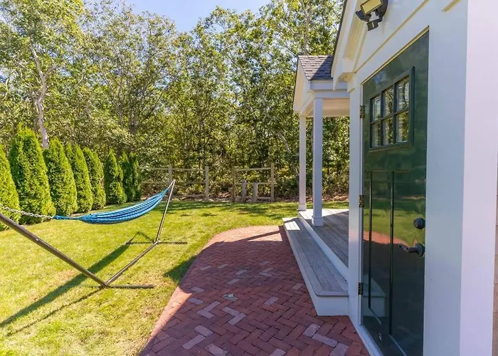 Quiet, Pet Friendly, Close To Edgartown And Oak Bluffs